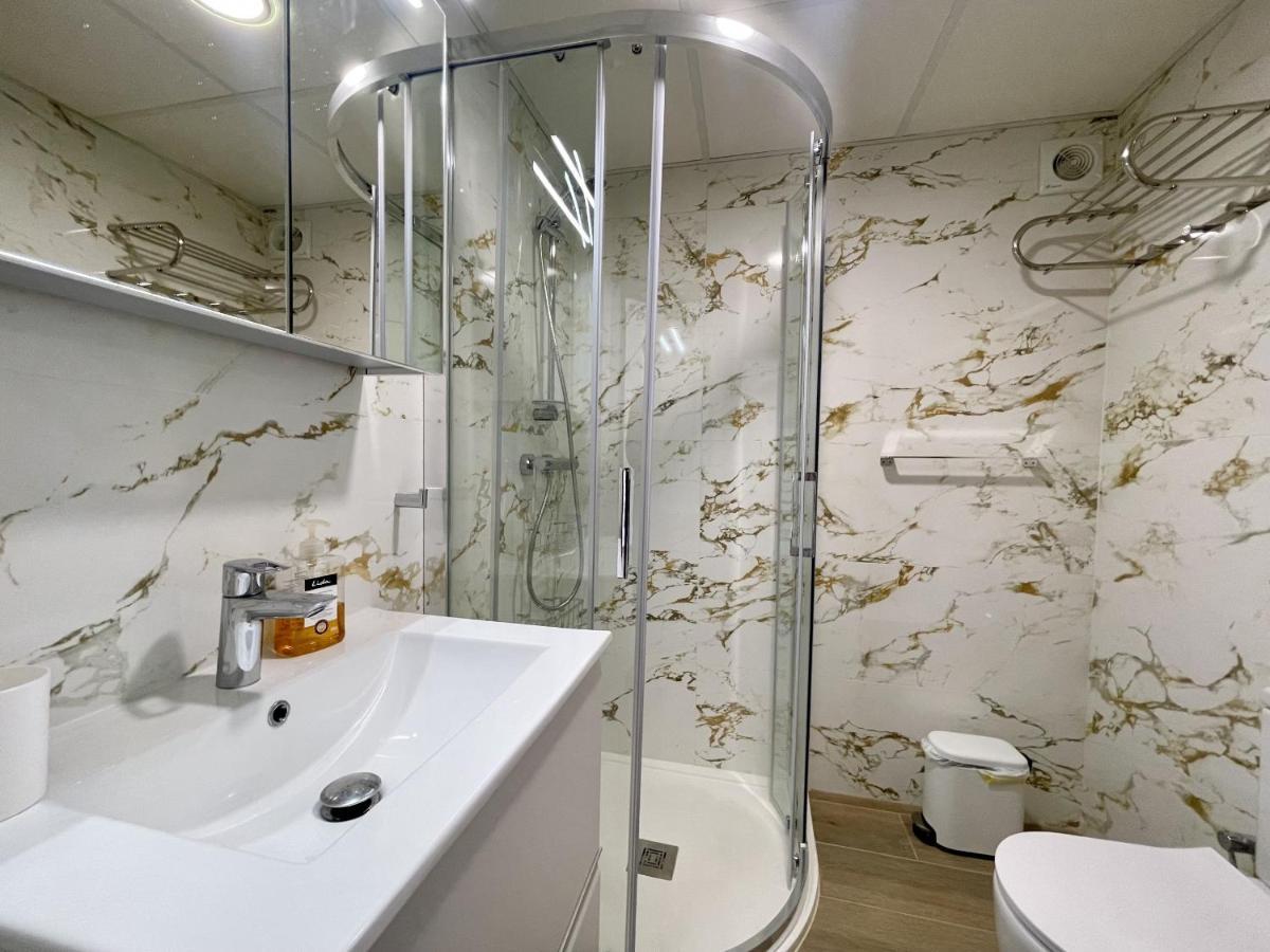 Апартаменты Deluxe Center Бенидорм Экстерьер фото